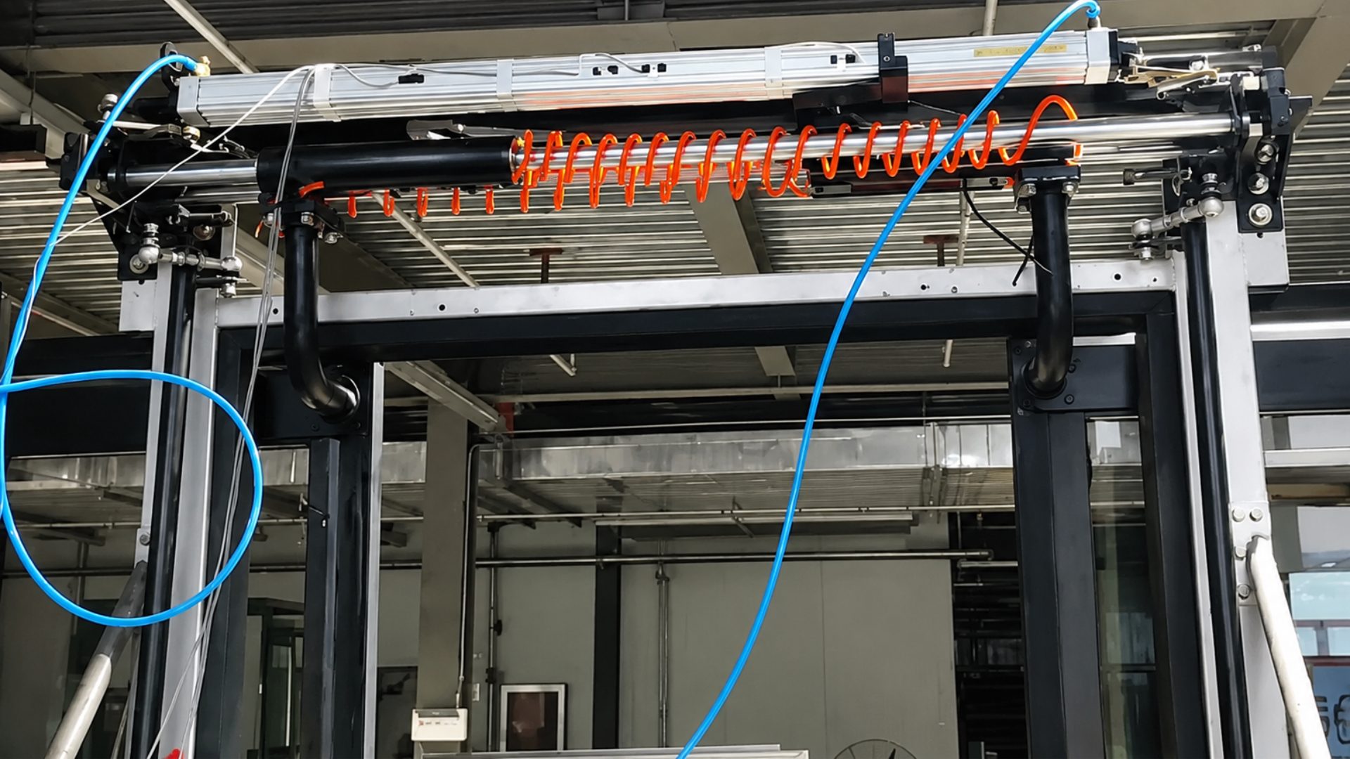 Packaging and labeling machine pneumatic cylinder station